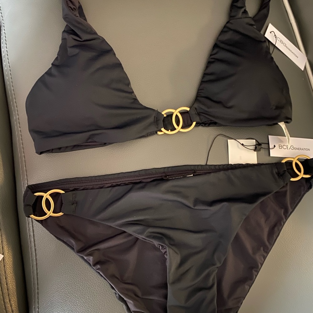 Black bikini